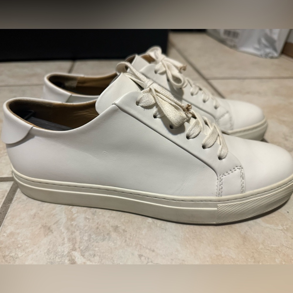 Men’s Collegium White Leather Sneakers size 40